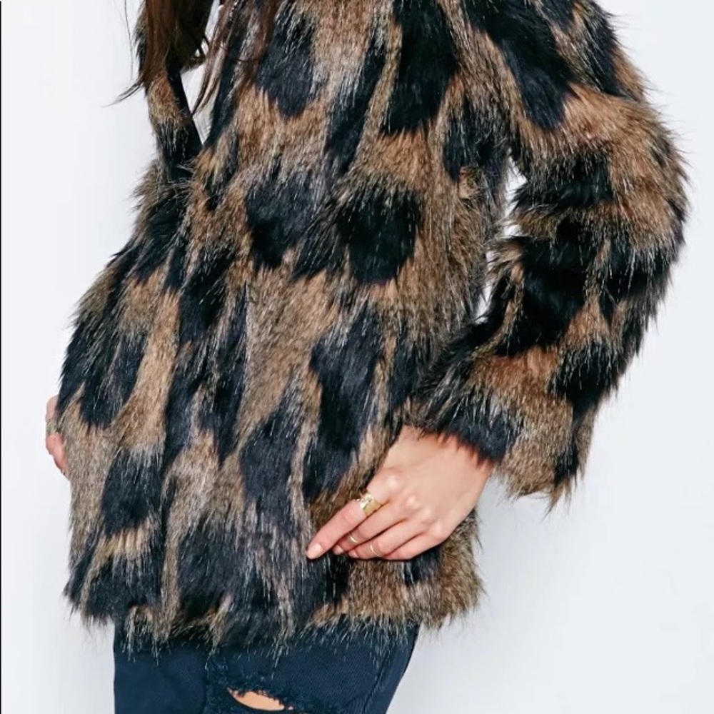 Urban Outfitters Ladakh โPepeโ Faux Fur Jacket - Picture 10 of 16